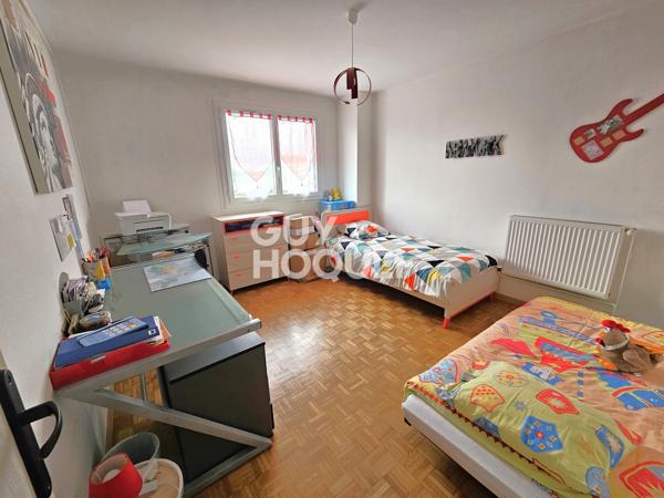 LONS 64140 : Appartement grand T3 avec place de parking.