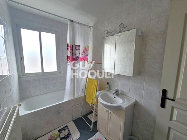 LONS 64140 : Appartement grand T3 avec place de parking.