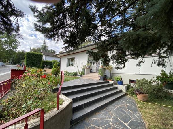 Mulhouse, Maison d’architecte de plain-pied, Rebberg bas, Terrain clos