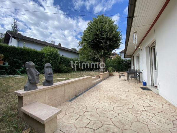 Mulhouse, Maison d’architecte de plain-pied, Rebberg bas, Terrain clos