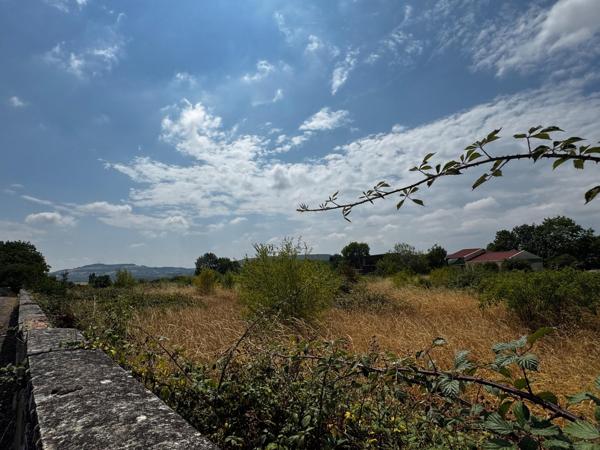 Terrain à bâtir de 7 350 m²