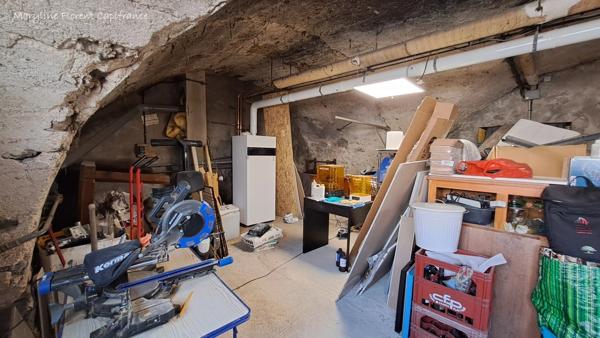 Maison de ville rénovée de 95 m² avec Jardin privatif et grand cuvage