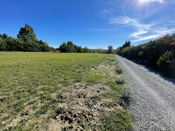 Terrain a bâtir 692 m2