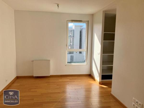 Appartement à louer 4 pièces 107.14m² Saint-Pierre-des-Corps (37700)
