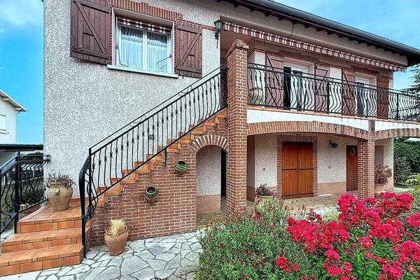 Maison
         6 pièces
        - 159 m² 422 800 € *