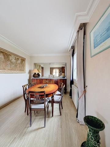 Maison
         6 pièces
        - 159 m² 422 800 € *