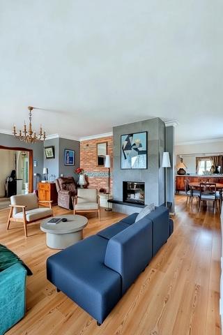 Maison
         6 pièces
        - 159 m² 422 800 € *