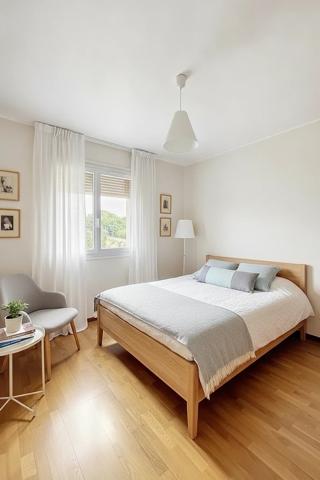 Maison
         6 pièces
        - 159 m² 422 800 € *