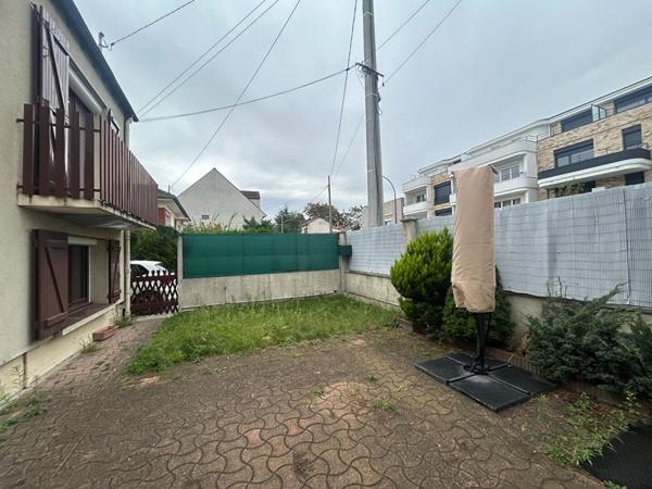 Bezons - Maison 6 pièces 120 m2 €375 000 ** - Référence 4436