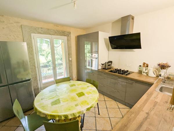 Maison Saumane De Vaucluse 6 pièce(s) 105 m2 (Bord de sorgue)