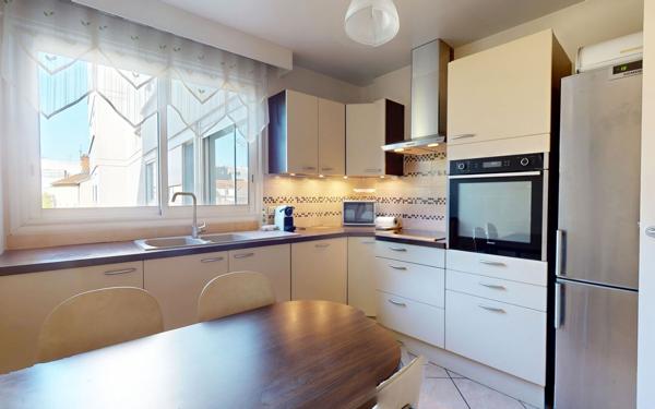 Appartement à vendre    4 pièces • 98,37 m2 Lyon 3