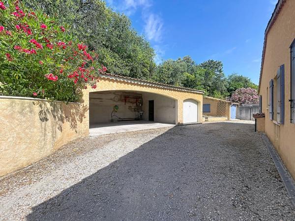 Maison Manosque 6 pièces 132 m2 habitables, terrasse, carport, garage et dépendances