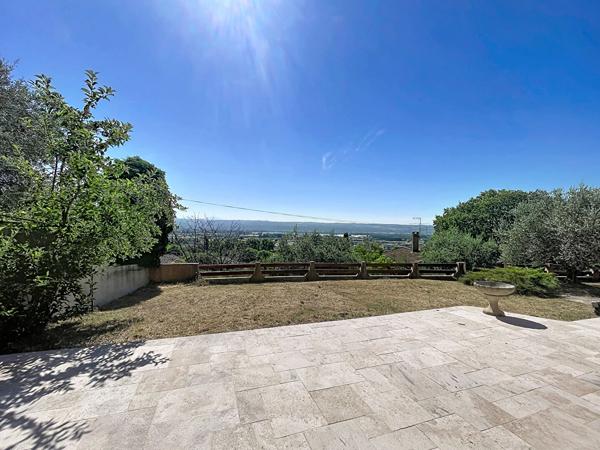 Maison Manosque 6 pièces 132 m2 habitables, terrasse, carport, garage et dépendances