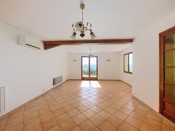 Maison Manosque 6 pièces 132 m2 habitables, terrasse, carport, garage et dépendances