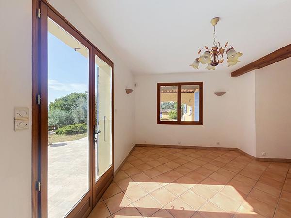 Maison Manosque 6 pièces 132 m2 habitables, terrasse, carport, garage et dépendances