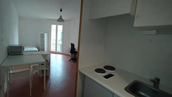 Appartement à louer 1 pièce 20.35m² Nîmes (30900)