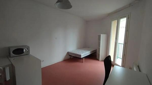 Appartement à louer 1 pièce 20.35m² Nîmes (30900)