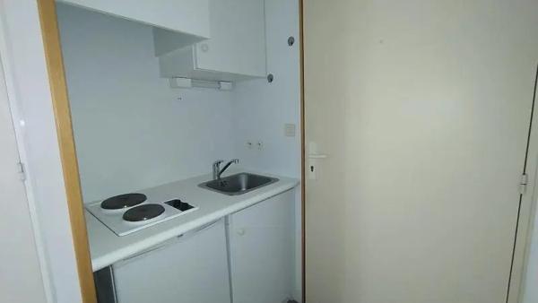 Appartement à louer 1 pièce 20.35m² Nîmes (30900)