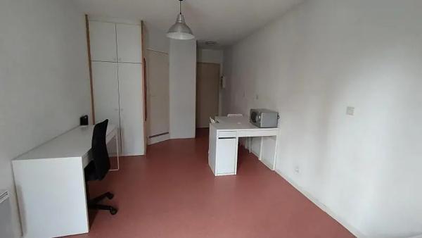 Appartement à louer 1 pièce 20.35m² Nîmes (30900)