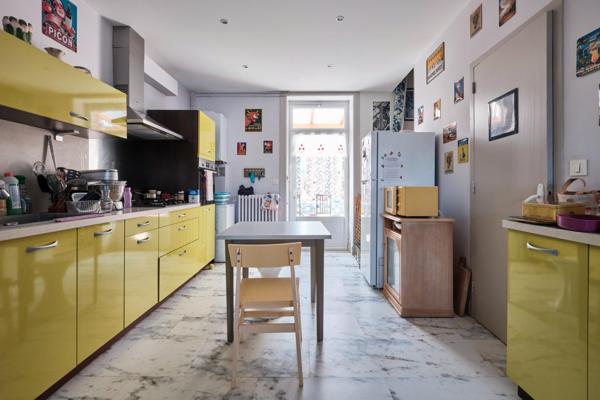 Maison avec jardin, à proximité du centre-ville
