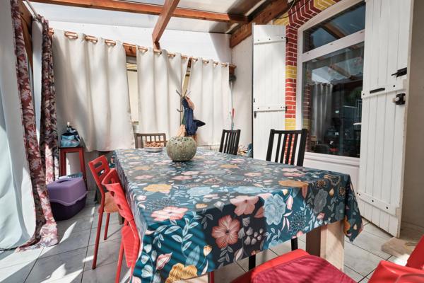 Maison avec jardin, à proximité du centre-ville