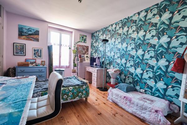 Maison avec jardin, à proximité du centre-ville