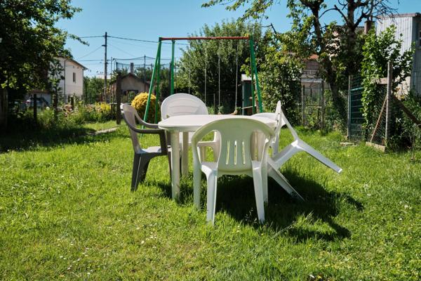 Maison avec jardin, à proximité du centre-ville