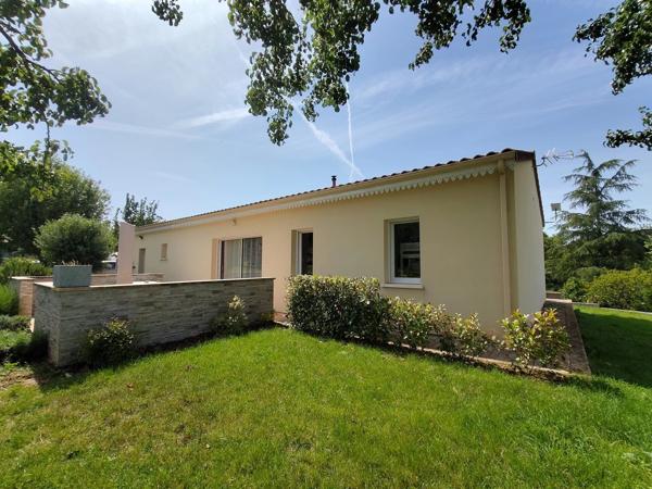 Vente                                                      Maison
                        
                                         97 m2                     à Civaux