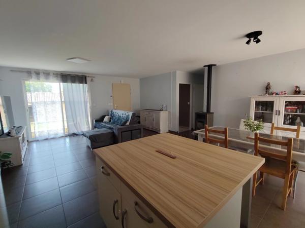 Vente                                                      Maison
                        
                                         97 m2                     à Civaux
