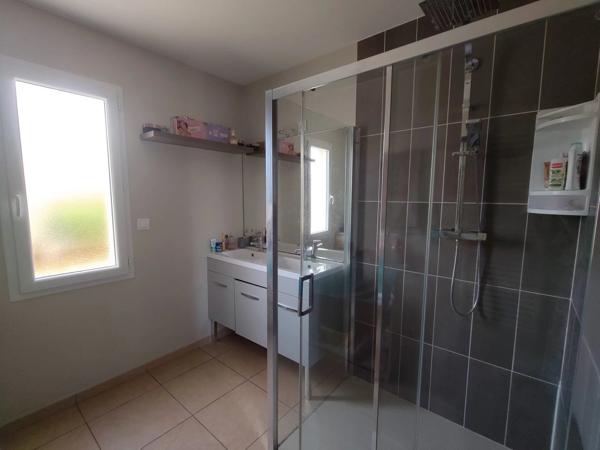 Vente                                                      Maison
                        
                                         97 m2                     à Civaux