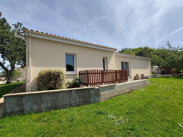 Vente                                                      Maison
                        
                                         97 m2                     à Civaux