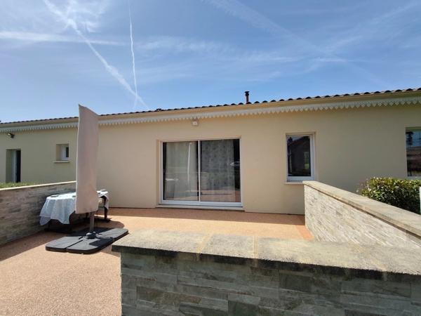 Vente                                                      Maison
                        
                                         97 m2                     à Civaux
