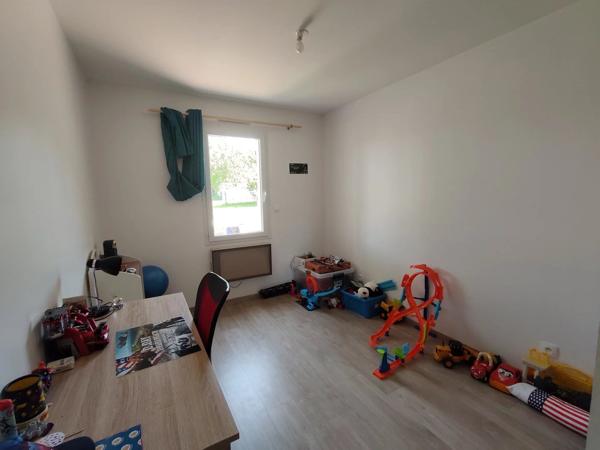 Vente                                                      Maison
                        
                                         97 m2                     à Civaux