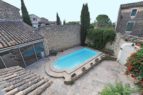 Cabrières-d'Avignon (84220) Cabrières d'Avignon Gordes 5 mn maison de village 200 M2 jardin 300 m2 piscine