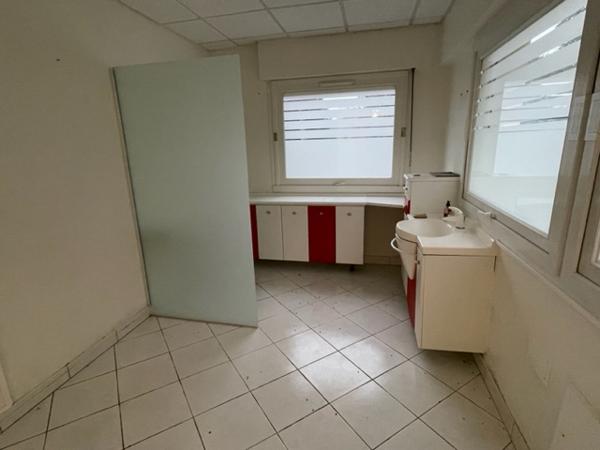 Local Professionnel à Civray