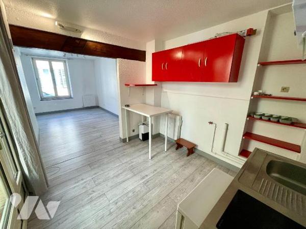 APPARTEMENT LIBRE
A VENDRE A REIMS
Appartement libre, au RDC, de 33 m2 comprenant : cuisine o...