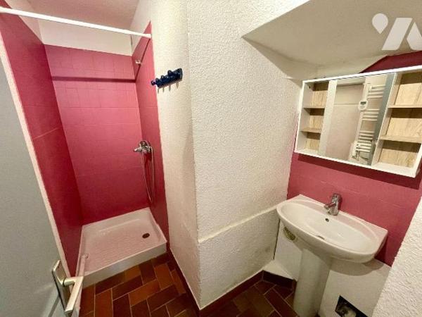 APPARTEMENT LIBRE
A VENDRE A REIMS
Appartement libre, au RDC, de 33 m2 comprenant : cuisine o...