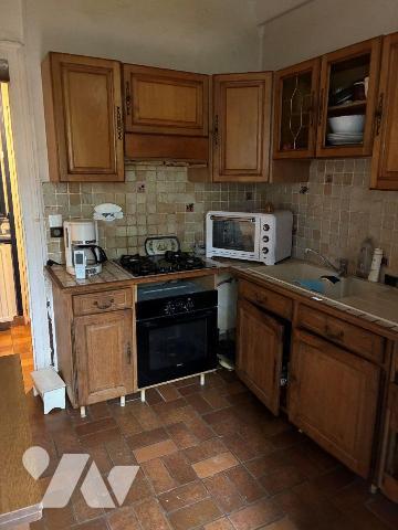 a vendre à troyes maison de 1930 à rénover. Maison de type 3 dans quartier résidentielle très c...