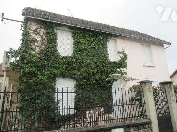a vendre à troyes maison de 1930 à rénover. Maison de type 3 dans quartier résidentielle très c...