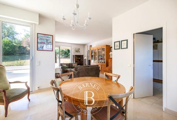 Saint-Germain-en-Laye, Maison 5 Chambres -  213 m² à vendre