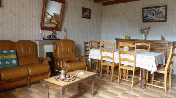 Dpt Deux Sèvres (79), à vendre proche de AIRVAULT maison P5, terrain 1335 m²