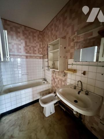 QUARTIER CHAIGNEAU - APPARTEMENT T4 AVEC GARAGE A RENOVER