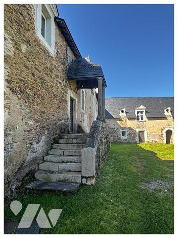 ANGERS à 30 km /Manoir d'exception / Propriété rénovée dans les règles de l'art de 363 m² habitable