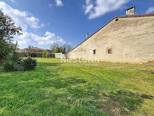 A VENDRE - Lherm - Maison de ville rénovée T4 d'environ 122.9m² avec dépendance