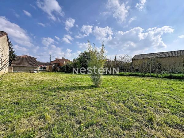 A VENDRE - Lherm - Maison de ville rénovée T4 d'environ 122.9m² avec dépendance