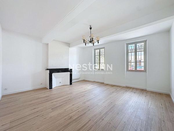 A VENDRE - Lherm - Maison de ville rénovée T4 d'environ 122.9m² avec dépendance