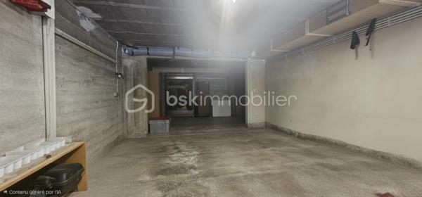 ***À seulement 8 minutes de Vichy superbe propriété située en sortie de village dans un environnement calme et sans vis-à-vis.
   
*** Surface habitable 203 m2 + sous sol de 100 m2

👉 - Au rez-de-chaussée : vaste séjour-salon ouvrant sur terrasse, cuisine équipée haut de gamme, hall d'entrée avec grande penderie, chambre avec dressing, salle d'eau double vasque et WC indépendant.

👉 - Étage : 2 suites parentales ( Chambre + Salon ou Bureau et Salle de bain ) ou possibilité de 4 chambres communicantes avec salle de bains, salle d'eau, cabinet de toilette, 
  3 WC et débarras.

👉 - Terrain clos et arboré de 6 000 m² avec superbe vue dégagée sur la campagne.

 👉 - Garage, atelier, buanderie et cuisine secondaire.

➕ DPE C ---- AUCUN TRAVAUX A PRÉVOIR
