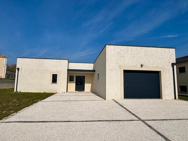Maison contemporaine toit plat - 156 m² - Terrain de 1861 m²  - Secteur Nevers