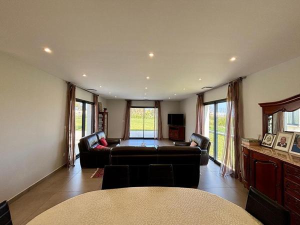 Maison contemporaine toit plat - 156 m² - Terrain de 1861 m²  - Secteur Nevers