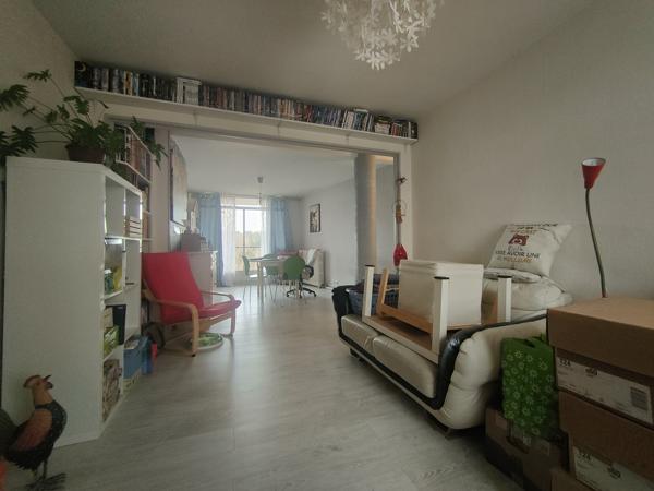 PLEIN CENTRE VILLE, APPARTEMENT RENOVE DE 80 M² HAB AVEC GRAND BALCON DE 10 M², CAVE, ET GARAGE A VELO, PROCH Beauvais (60000)